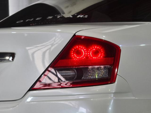 グロリア グランツーリスモ３００ＳＶ　ナビエディション　ワンスターワンオフフルエアロ　４本出しマフラー　フルタップ車高調　レオンハルト１９インチ　ＶＩＰＥＲセキュリティ　カロッツェリアサイバーナビ　加工ライト　Ｂｌｕｅｔｏｏｔｈオーディオ（12枚目）