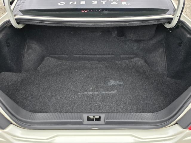グロリア グランツーリスモ３００ＳＶ　ナビエディション　ワンスターワンオフフルエアロ　４本出しマフラー　フルタップ車高調　レオンハルト１９インチ　ＶＩＰＥＲセキュリティ　カロッツェリアサイバーナビ　加工ライト　Ｂｌｕｅｔｏｏｔｈオーディオ（49枚目）