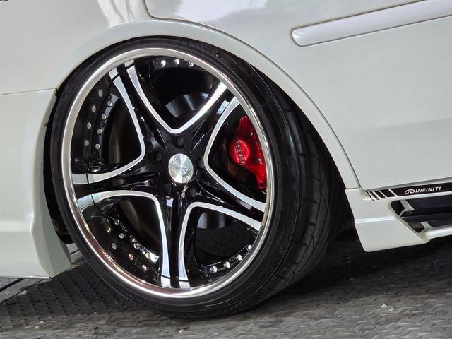 グロリア グランツーリスモ３００ＳＶ　ナビエディション　ワンスターワンオフフルエアロ　４本出しマフラー　フルタップ車高調　レオンハルト１９インチ　ＶＩＰＥＲセキュリティ　カロッツェリアサイバーナビ　加工ライト　Ｂｌｕｅｔｏｏｔｈオーディオ（65枚目）