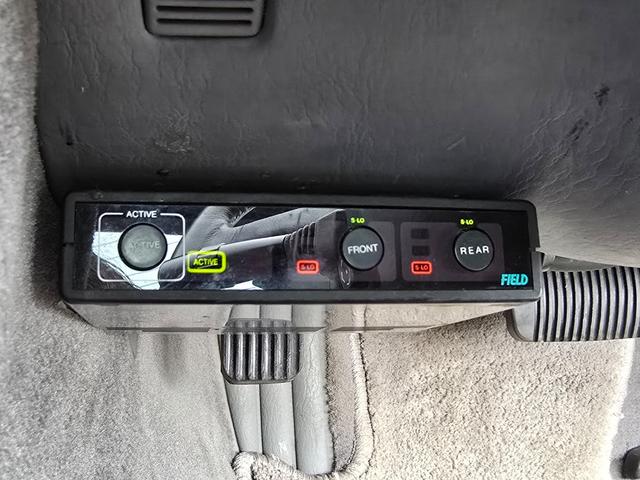 セルシオ C仕様 前期最終型 走行距離1万6千キロ ワンオーナー 当時物シュティッヒディッシュ17インチ 純正サンルーフ 純正グレー革シート 純正オプションエアロスポイラー FIELD製サスコン ガナドールマフラー(25枚目)