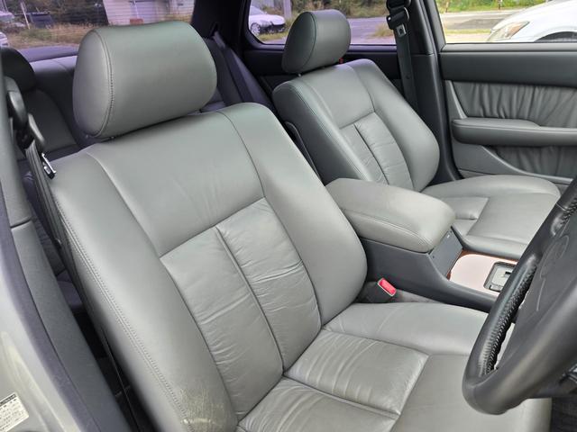 セルシオ C仕様 前期最終型 走行距離1万6千キロ ワンオーナー 当時物シュティッヒディッシュ17インチ 純正サンルーフ 純正グレー革シート 純正オプションエアロスポイラー FIELD製サスコン ガナドールマフラー(35枚目)