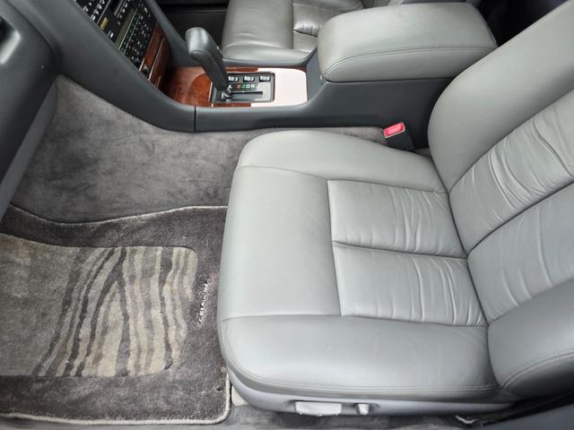 セルシオ C仕様 前期最終型 走行距離1万6千キロ ワンオーナー 当時物シュティッヒディッシュ17インチ 純正サンルーフ 純正グレー革シート 純正オプションエアロスポイラー FIELD製サスコン ガナドールマフラー(37枚目)