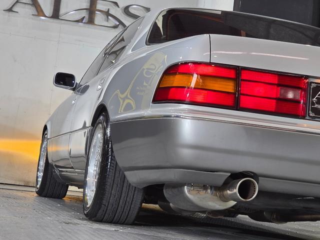 セルシオ C仕様 前期最終型 走行距離1万6千キロ ワンオーナー 当時物シュティッヒディッシュ17インチ 純正サンルーフ 純正グレー革シート 純正オプションエアロスポイラー FIELD製サスコン ガナドールマフラー(68枚目)
