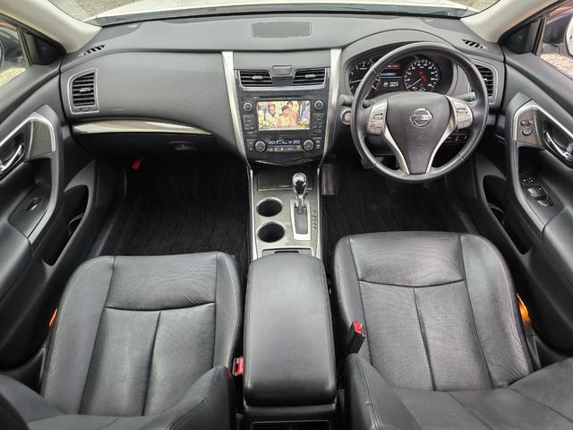 ティアナ ＸＶ　黒革シート　ＷＯＲＫシュバート１９インチ　ＨＤＤマルチナビ　Ｂｌｕｅｔｏｏｔｈオーディオ　３６０度カメラ　純正セキュリティ（20枚目）