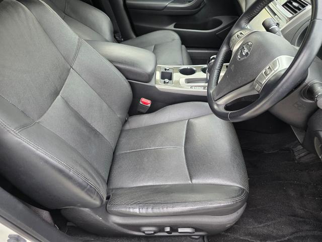 ティアナ ＸＶ　黒革シート　ＷＯＲＫシュバート１９インチ　ＨＤＤマルチナビ　Ｂｌｕｅｔｏｏｔｈオーディオ　３６０度カメラ　純正セキュリティ（32枚目）