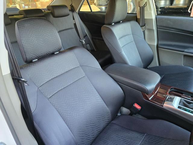 マークＸ ２５０Ｇ　リラックスセレクション・ブラックリミテッド　後期ＧＲルックカスタム　新品１９インチホイール　新品車高調　新品ライト　４本出しマフラーカッター　コンビハンドル　ＳＤナビ　ＥＴＣ（34枚目）