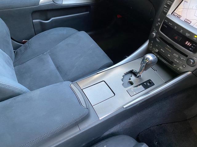 ＩＳ ＩＳ３５０　バージョンＳ　ビス止めオーバーフェンダー　現行ルックエアロ　ＬＥＤヘッド＆テール　ネジ式車高調　新品１９インチシュタイナー　アレスブラック　サンルーフ　マークレビンソン（34枚目）