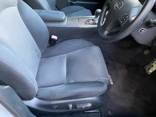 ＩＳ ＩＳ３５０　バージョンＳ　ビス止めオーバーフェンダー　現行ルックエアロ　ＬＥＤヘッド＆テール　ネジ式車高調　新品１９インチシュタイナー　アレスブラック　サンルーフ　マークレビンソン（37枚目）