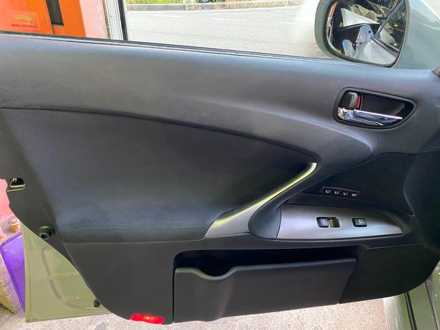 ＩＳ ＩＳ３５０　バージョンＳ　ビス止めオーバーフェンダー　現行ルックエアロ　ＬＥＤヘッド＆テール　ネジ式車高調　新品１９インチシュタイナー　アレスブラック　サンルーフ　マークレビンソン（48枚目）