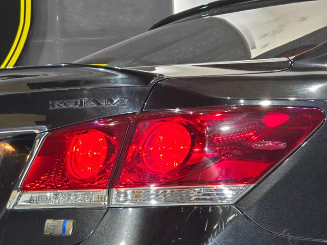 クラウンハイブリッド アスリートG ROJAMコンプリート サンルーフ 黒革シート ALESSメッキ19インチホイール JUNIT4灯フォグ RSR車高調 4本出しマフラー HDDマルチナビ Bluetoothオーディオ レーダー探知機(12枚目)