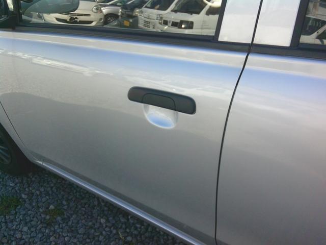 アルト Ｆ　フルタイム４ＷＤ　エアコン　パワステ　パワーウィンドウ　集中ドアロック　キーレスエントリー　エアバック　ＡＢＳ　ＣＤ再生（22枚目）