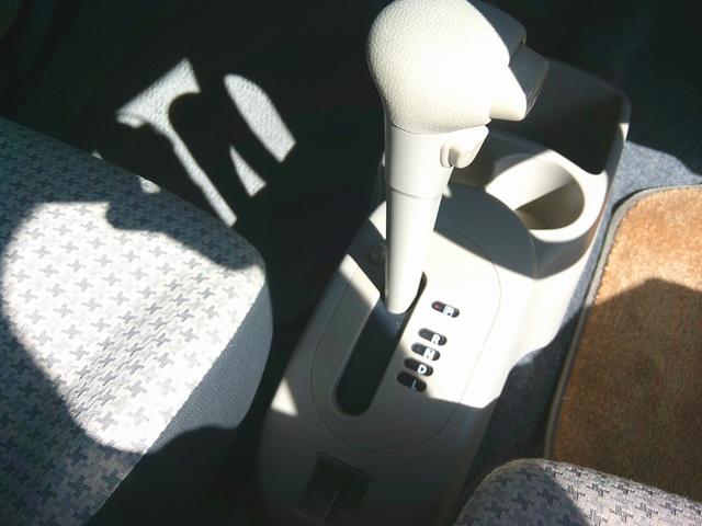 アルト Ｆ　フルタイム４ＷＤ　エアコン　パワステ　パワーウィンドウ　集中ドアロック　キーレスエントリー　エアバック　ＡＢＳ　ＣＤ再生（37枚目）