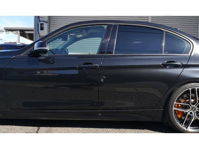 ３シリーズ ３２８ｉスポーツ　ＡＣＳｃｈｎｉｔｚｅｒコンプリート・エアロ・マフラー・ホイール・メダル・トランクガード　Ｍ　ＰＥＲＦＯＲＭＡＮＣＥブレーキキット　ブリッツ車高調　前後Ｈ＆Ｒスタビライザー　レカロフルバケ２脚　保証書付（7枚目）