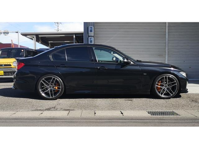 ３シリーズ ３２８ｉスポーツ　ＡＣＳｃｈｎｉｔｚｅｒコンプリート・エアロ・マフラー・ホイール・メダル・トランクガード　Ｍ　ＰＥＲＦＯＲＭＡＮＣＥブレーキキット　ブリッツ車高調　前後Ｈ＆Ｒスタビライザー　レカロフルバケ２脚　保証書付（9枚目）
