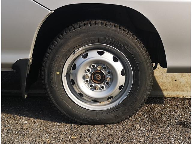 サンバーバン トランスポーター４ＷＤ　タイミングベルト交換済み　ハイルーフ　５ＭＴ　スタッドレスタイヤ装着　ルーフキャリア　社外ナビ　集中ドアロック　パワーウィンドウ　パワーステアリング　エアコン　スライドドア　禁煙車（30枚目）