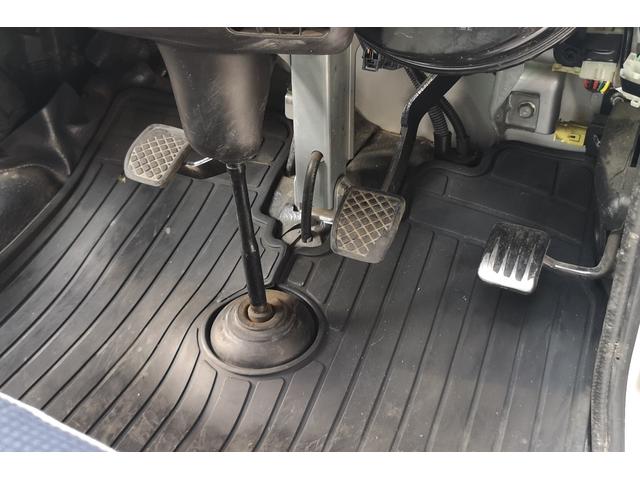 サンバーバン トランスポーター４ＷＤ　タイミングベルト交換済み　ハイルーフ　５ＭＴ　スタッドレスタイヤ装着　ルーフキャリア　社外ナビ　集中ドアロック　パワーウィンドウ　パワーステアリング　エアコン　スライドドア　禁煙車（38枚目）