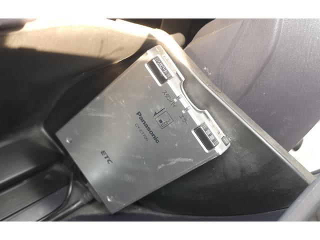サンバーバン トランスポーター４ＷＤ　タイミングベルト交換済み　ハイルーフ　５ＭＴ　スタッドレスタイヤ装着　ルーフキャリア　社外ナビ　集中ドアロック　パワーウィンドウ　パワーステアリング　エアコン　スライドドア　禁煙車（41枚目）