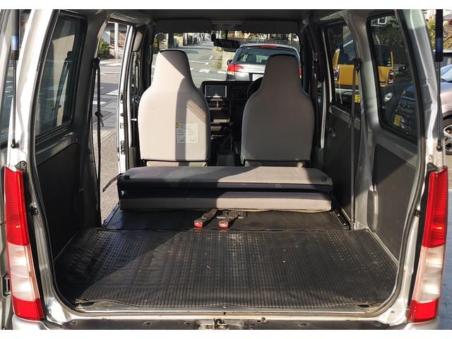 サンバーバン トランスポーター４ＷＤ　タイミングベルト交換済み　ハイルーフ　５ＭＴ　スタッドレスタイヤ装着　ルーフキャリア　社外ナビ　集中ドアロック　パワーウィンドウ　パワーステアリング　エアコン　スライドドア　禁煙車（47枚目）