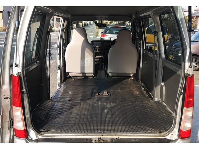 サンバーバン トランスポーター４ＷＤ　タイミングベルト交換済み　ハイルーフ　５ＭＴ　スタッドレスタイヤ装着　ルーフキャリア　社外ナビ　集中ドアロック　パワーウィンドウ　パワーステアリング　エアコン　スライドドア　禁煙車（48枚目）