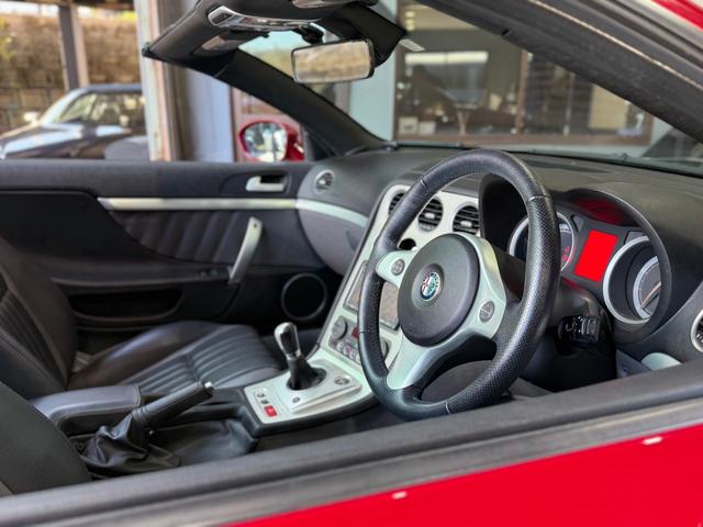 アルファスパイダー 2.2 JTS セレスピード 電動オープン/レザーシート/メモリー付きパワーシート&ヒーター/ナビ/ETC/バックカメラ/車検2年付(39枚目)