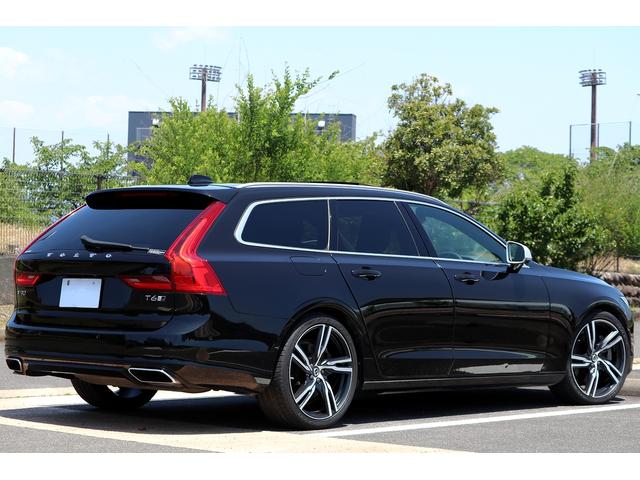 Ｖ９０ Ｔ６　ＡＷＤ　Ｒ－Ｄｅｓｉｇｎ　車検２年付　パノラマＳＲ　２０ＡＷ　専用エクステリア＆インテリア　インテリセーフ　スポーツシート　カーボンパネル　ＬＥＤヘッドライト　Ｐテールゲート　Ａｐｐｌｅ　ＣａｒＰｌａ＆Ａｎｄｒｏｉｄ　Ａｕｔｏ（4枚目）