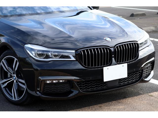 ７シリーズ ７４０ｉ　Ｍスポーツ　車検２年付　リヤコンフォートＰＫＧ　リヤエンターテイメント　ディスプレイキー　サンルーフ　ＬＥＤヘッドライト　２０ＡＷ　ハーマンカードンサラウンド　トップビュー　ドライビングアシストプラス（5枚目）