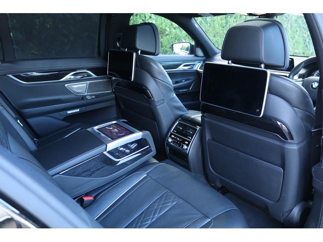 ７シリーズ ７４０ｉ　Ｍスポーツ　車検２年付　リヤコンフォートＰＫＧ　リヤエンターテイメント　ディスプレイキー　サンルーフ　ＬＥＤヘッドライト　２０ＡＷ　ハーマンカードンサラウンド　トップビュー　ドライビングアシストプラス（17枚目）