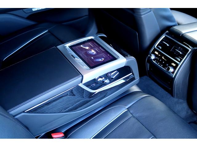 ７シリーズ ７４０ｉ　Ｍスポーツ　車検２年付　リヤコンフォートＰＫＧ　リヤエンターテイメント　ディスプレイキー　サンルーフ　ＬＥＤヘッドライト　２０ＡＷ　ハーマンカードンサラウンド　トップビュー　ドライビングアシストプラス（20枚目）