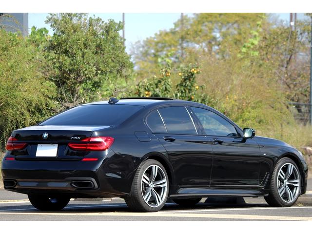 ７シリーズ ７４０ｉ　Ｍスポーツ　車検２年付　リヤコンフォートＰＫＧ　リヤエンターテイメント　ディスプレイキー　サンルーフ　ＬＥＤヘッドライト　２０ＡＷ　ハーマンカードンサラウンド　トップビュー　ドライビングアシストプラス（30枚目）