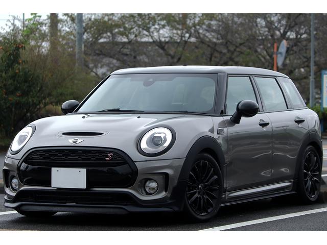 ＭＩＮＩ クーパーＳＤ　クラブマン　車検２年付　１オーナー車　ペッパーＰＫＧ　ピアノブラックエクステリアＰＫＧ　ＤＵＥＬＬ　ＡＧパフォーマンスエアロ付　ＬＥＤヘッドライト　ドライビングアシスト　ＡＣＣ　１７ＡＷ　カメラＰＫＧ（3枚目）