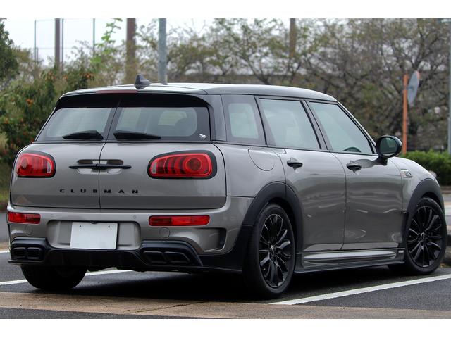 ＭＩＮＩ クーパーＳＤ　クラブマン　車検２年付　１オーナー車　ペッパーＰＫＧ　ピアノブラックエクステリアＰＫＧ　ＤＵＥＬＬ　ＡＧパフォーマンスエアロ付　ＬＥＤヘッドライト　ドライビングアシスト　ＡＣＣ　１７ＡＷ　カメラＰＫＧ（4枚目）