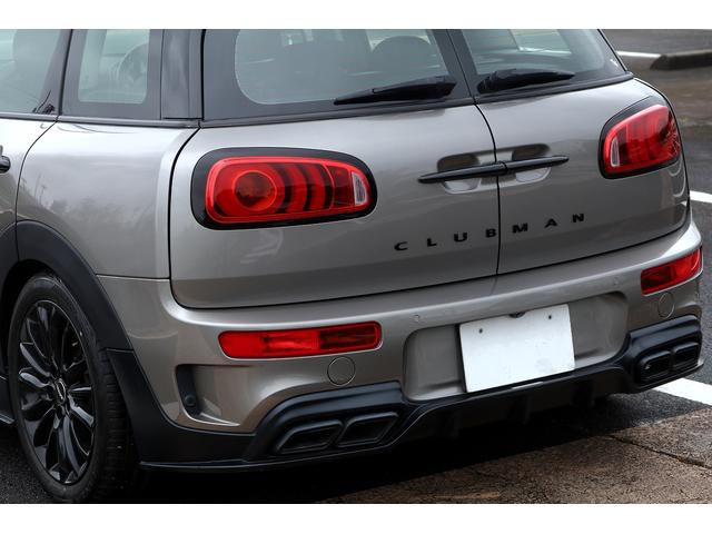 ＭＩＮＩ クーパーＳＤ　クラブマン　車検２年付　１オーナー車　ペッパーＰＫＧ　ピアノブラックエクステリアＰＫＧ　ＤＵＥＬＬ　ＡＧパフォーマンスエアロ付　ＬＥＤヘッドライト　ドライビングアシスト　ＡＣＣ　１７ＡＷ　カメラＰＫＧ（6枚目）
