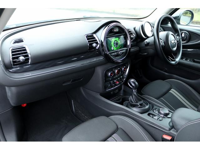 ＭＩＮＩ クーパーＳＤ　クラブマン　車検２年付　１オーナー車　ペッパーＰＫＧ　ピアノブラックエクステリアＰＫＧ　ＤＵＥＬＬ　ＡＧパフォーマンスエアロ付　ＬＥＤヘッドライト　ドライビングアシスト　ＡＣＣ　１７ＡＷ　カメラＰＫＧ（8枚目）