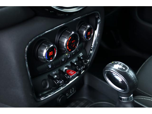 ＭＩＮＩ クーパーＳＤ　クラブマン　車検２年付　１オーナー車　ペッパーＰＫＧ　ピアノブラックエクステリアＰＫＧ　ＤＵＥＬＬ　ＡＧパフォーマンスエアロ付　ＬＥＤヘッドライト　ドライビングアシスト　ＡＣＣ　１７ＡＷ　カメラＰＫＧ（12枚目）