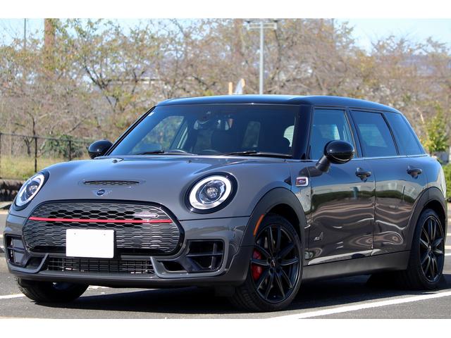 ＭＩＮＩ ジョンクーパーワークス　クラブマン　ＪＣＷエクスクルーシブスタイル　レザーラウンジシート　ＵＳフェンダー　後期デジタルメーター　イルミネ―テッドサーフェス　ユニオンテール　イージーエントリー　ＨＵＤ　ＪＣＷツインマフラー（9枚目）