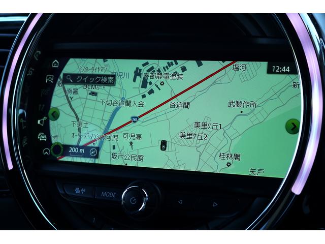 ＭＩＮＩ ジョンクーパーワークス　クラブマン　ＪＣＷエクスクルーシブスタイル　レザーラウンジシート　ＵＳフェンダー　後期デジタルメーター　イルミネ―テッドサーフェス　ユニオンテール　イージーエントリー　ＨＵＤ　ＪＣＷツインマフラー（21枚目）