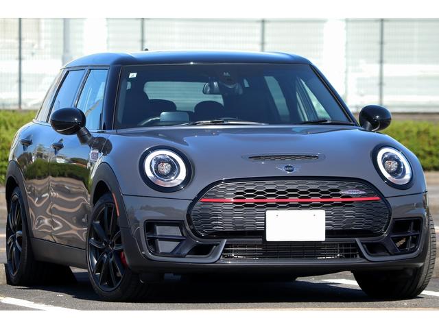ＭＩＮＩ ジョンクーパーワークス　クラブマン　ＪＣＷエクスクルーシブスタイル　レザーラウンジシート　ＵＳフェンダー　後期デジタルメーター　イルミネ―テッドサーフェス　ユニオンテール　イージーエントリー　ＨＵＤ　ＪＣＷツインマフラー（41枚目）