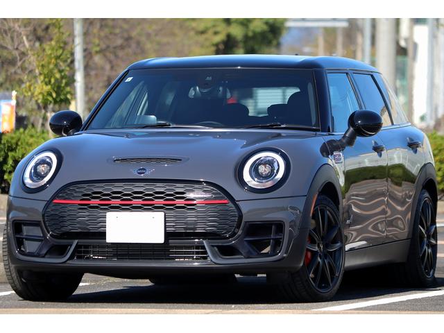 ＭＩＮＩ ジョンクーパーワークス　クラブマン　ＪＣＷエクスクルーシブスタイル　レザーラウンジシート　ＵＳフェンダー　後期デジタルメーター　イルミネ―テッドサーフェス　ユニオンテール　イージーエントリー　ＨＵＤ　ＪＣＷツインマフラー（42枚目）