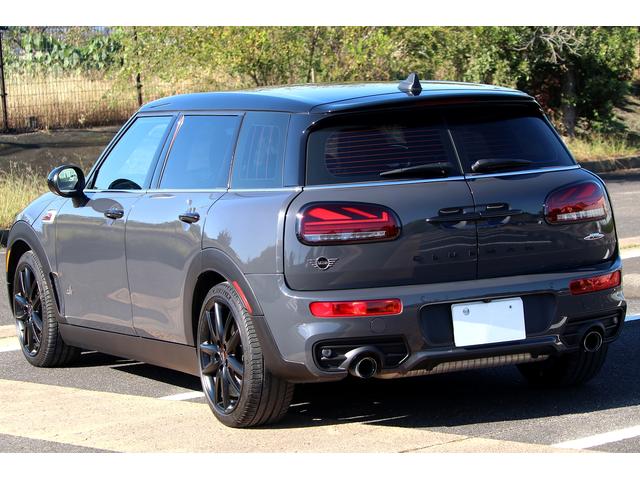 ＭＩＮＩ ジョンクーパーワークス　クラブマン　ＪＣＷエクスクルーシブスタイル　レザーラウンジシート　ＵＳフェンダー　後期デジタルメーター　イルミネ―テッドサーフェス　ユニオンテール　イージーエントリー　ＨＵＤ　ＪＣＷツインマフラー（46枚目）