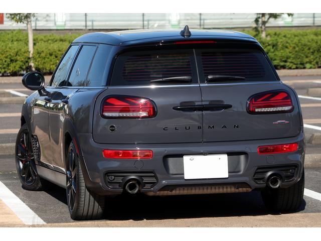 ＭＩＮＩ ジョンクーパーワークス　クラブマン　ＪＣＷエクスクルーシブスタイル　レザーラウンジシート　ＵＳフェンダー　後期デジタルメーター　イルミネ―テッドサーフェス　ユニオンテール　イージーエントリー　ＨＵＤ　ＪＣＷツインマフラー（51枚目）
