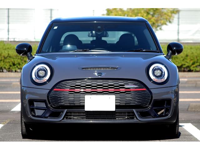 ＭＩＮＩ ジョンクーパーワークス　クラブマン　ＪＣＷエクスクルーシブスタイル　レザーラウンジシート　ＵＳフェンダー　後期デジタルメーター　イルミネ―テッドサーフェス　ユニオンテール　イージーエントリー　ＨＵＤ　ＪＣＷツインマフラー（53枚目）