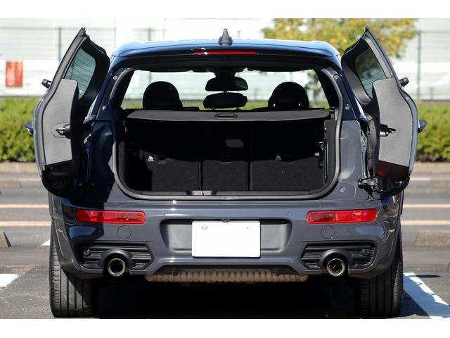 ＭＩＮＩ ジョンクーパーワークス　クラブマン　ＪＣＷエクスクルーシブスタイル　レザーラウンジシート　ＵＳフェンダー　後期デジタルメーター　イルミネ―テッドサーフェス　ユニオンテール　イージーエントリー　ＨＵＤ　ＪＣＷツインマフラー（56枚目）