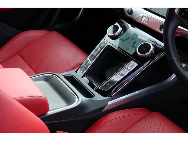 Ｉペイス ＨＳＥ　パフォーマンスシート　パノラマルーフ　マトリックスＬＥＤライト　１４Ｗａｙ電動調節シート　シートクーラー　ドライバーアシスト　３６０°カメラ　２０ＡＷ　Ａｐｐｌｅ　ＣａｒＰｌａｙ　ＯＰエアサス（14枚目）