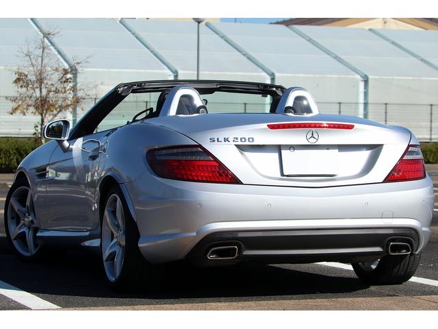 ＳＬＫ ＳＬＫ２００　ＡＭＧスポーツＰＫＧ　マジックスカイルーフ　レザーＰＫＧ　ユーティリティＰＫＧ　レーダーセーフティＰＫＧ　レザーシート　エアスカーフ　ダイナミックハンドリングＰＫＧ　地デジＴＶ　１８ＡＷ（2枚目）