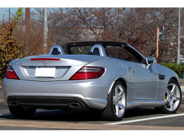 ＳＬＫ ＳＬＫ２００　ＡＭＧスポーツＰＫＧ　マジックスカイルーフ　レザーＰＫＧ　ユーティリティＰＫＧ　レーダーセーフティＰＫＧ　レザーシート　エアスカーフ　ダイナミックハンドリングＰＫＧ　地デジＴＶ　１８ＡＷ（4枚目）