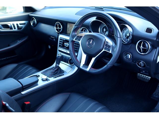 ＳＬＫ ＳＬＫ２００　ＡＭＧスポーツＰＫＧ　マジックスカイルーフ　レザーＰＫＧ　ユーティリティＰＫＧ　レーダーセーフティＰＫＧ　レザーシート　エアスカーフ　ダイナミックハンドリングＰＫＧ　地デジＴＶ　１８ＡＷ（9枚目）