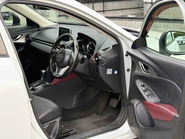 ＣＸ－３ 　４ＷＤ　バックカメラ　オートクルーズコントロール　レーンアシスト　ナビ　オートライト　アルミホイール　スマートキー　アイドリングストップ　電動格納ミラー　シートヒーター　ＡＴ　ＣＤ　ＤＶＤ再生（31枚目）