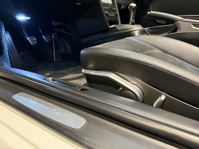 ボクスター ボクスター　後期モデル　６ＭＴ　左Ｈ　ブラウン幌　幌開閉動作確認済み　黒革　Ｓ専用１８ＡＷ　シートヒーター　ウインドディフレクター　バイキセノンヘッドライト　社外ナビ　バックカメラ　ＥＴＣ　Ｂｌｕｅｔｏｏｔｈ（29枚目）