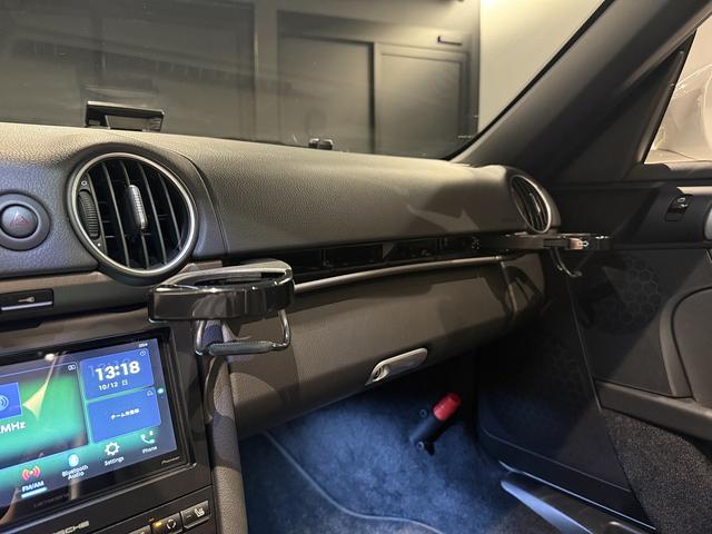 ボクスター ボクスター　後期モデル　６ＭＴ　左Ｈ　ブラウン幌　幌開閉動作確認済み　黒革　Ｓ専用１８ＡＷ　シートヒーター　ウインドディフレクター　バイキセノンヘッドライト　社外ナビ　バックカメラ　ＥＴＣ　Ｂｌｕｅｔｏｏｔｈ（31枚目）