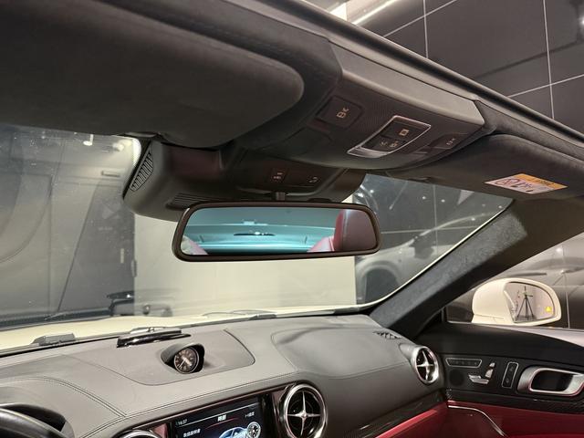 ＳＬ ＳＬ６３　ハイパーフォージド鍛造２０／２１インチＡＷ　マジックスカイルーフ　赤革　カーボンインテリア　ハーマンカードン　シートヒーター／クーラー　純正フロアマット　純正ナビ　ＴＶ　Ｂｌｕｅｔｏｏｔｈ　左ハンドル（22枚目）
